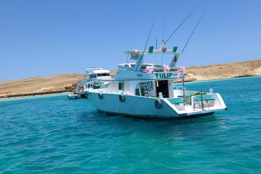 Un Immagine Molto Particolare Della Barca Che Va A Pescare A Hurghada